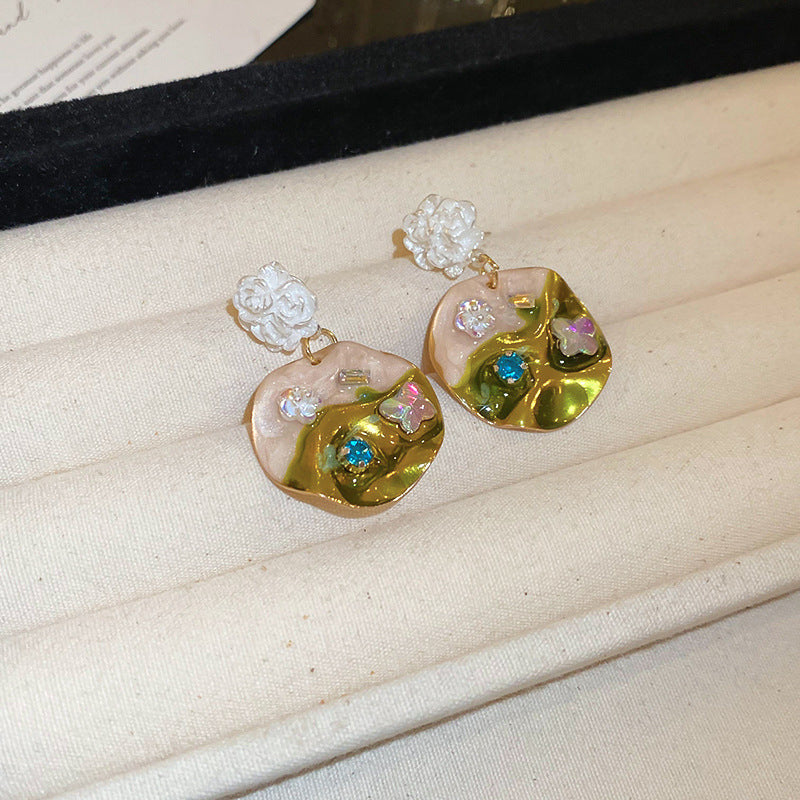 Light Luxury Retro Earrings - Vintage Ins Style Studs, Niche Premium Ear Jewelry, Wholesale Fashion Accessories