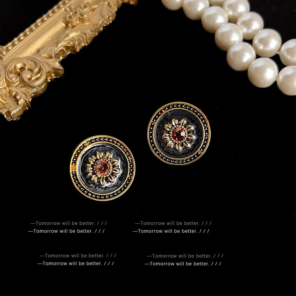 Vintage Retro Earrings For Women Elegant Luxury Stud Earrings Niche Design Premium Fashion Jewelry