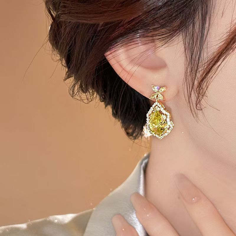 French Style Olive Green Oval Earrings For Women, Light Luxury Misty Forest & Mint Mambo Fashion High-End Ear Jewelry