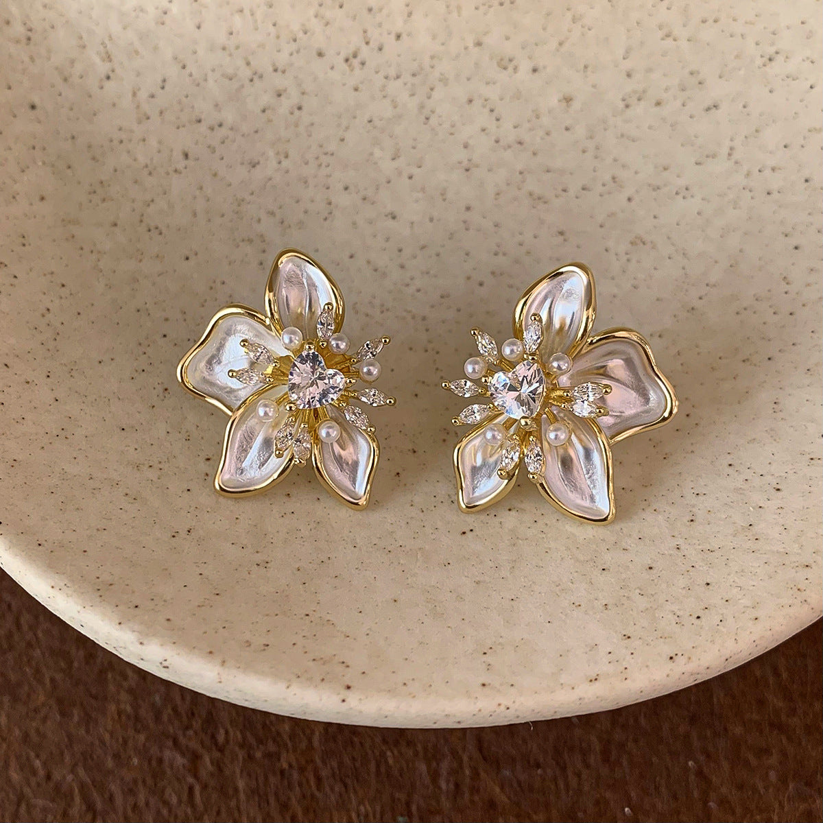 Cross-Border European And American Style Women's Earrings, Geometric Simple Flower Inlaid Heart-Shaped Zircon Design Earrings, Versatile Ear Accessories