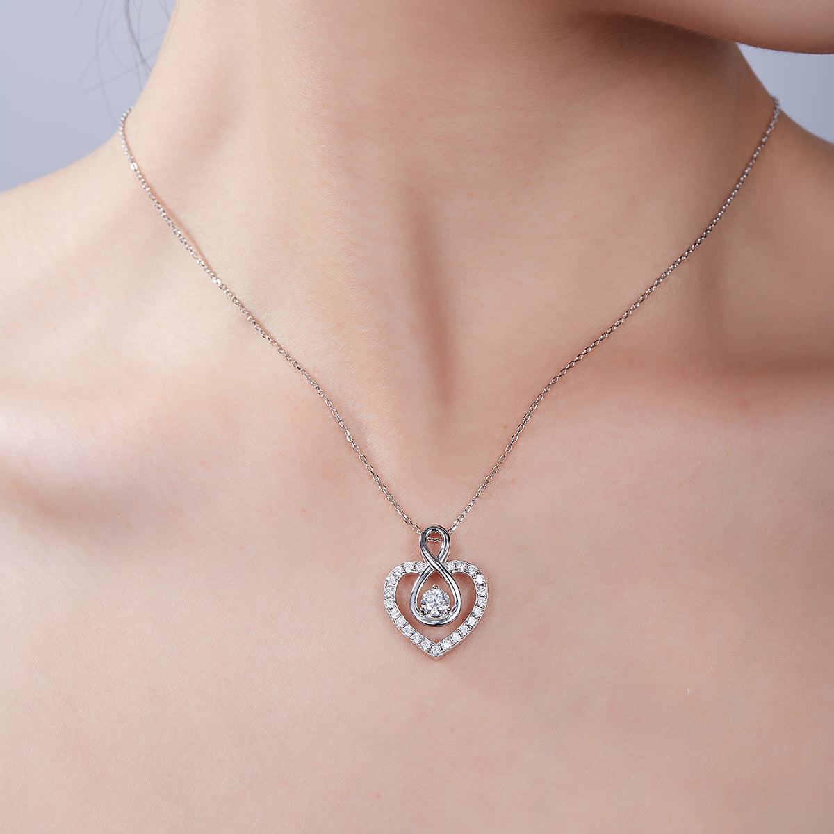4.6g S925 Sterling Silver 1CT Moissanite Infinity Heart Necklace 45cm  23 Stone Pave Pendant With GRA, Platinum Plated Romantic Gift Box Set For Women