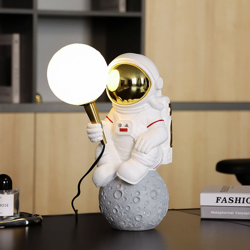 Astronaut Bedside Lamp, Desk Lamp, Bedroom Sleep Atmosphere Night Light
