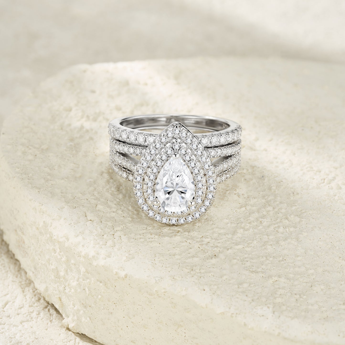 Engraved With Top-quality Moissanite, This Luxurious And Fashionable Minimalist Jewelry Set Features Exquisite Silver Accessories For Ladies. Made Of S925 Silver With Electroplated Platinum.