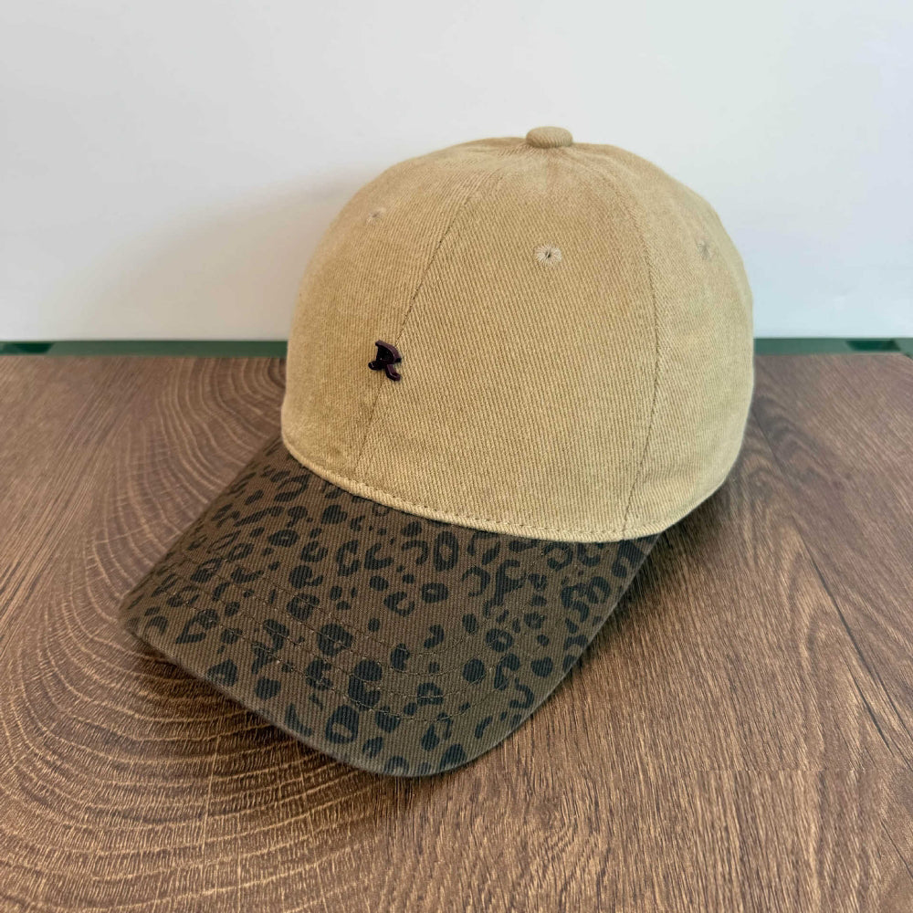 Men's And Women's Identical Quilted Leopard Print Brimmed Baseball Cap With R Logo - Retro Street Style, Suitable For Outdoor Outings, Picnics, Friends' Gatherings, And Daily Wear.