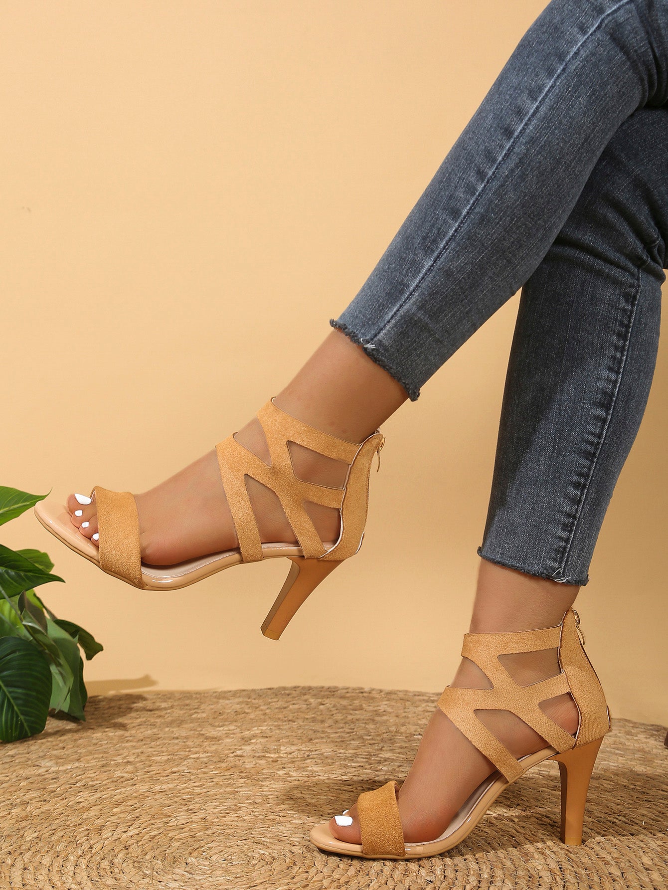 Wholesale Women's Roman Style Back Zipper High Heels, New Plus Size Summer Fashion Peep Toe Stiletto Sandals For Outdoor Cross-Border Sales