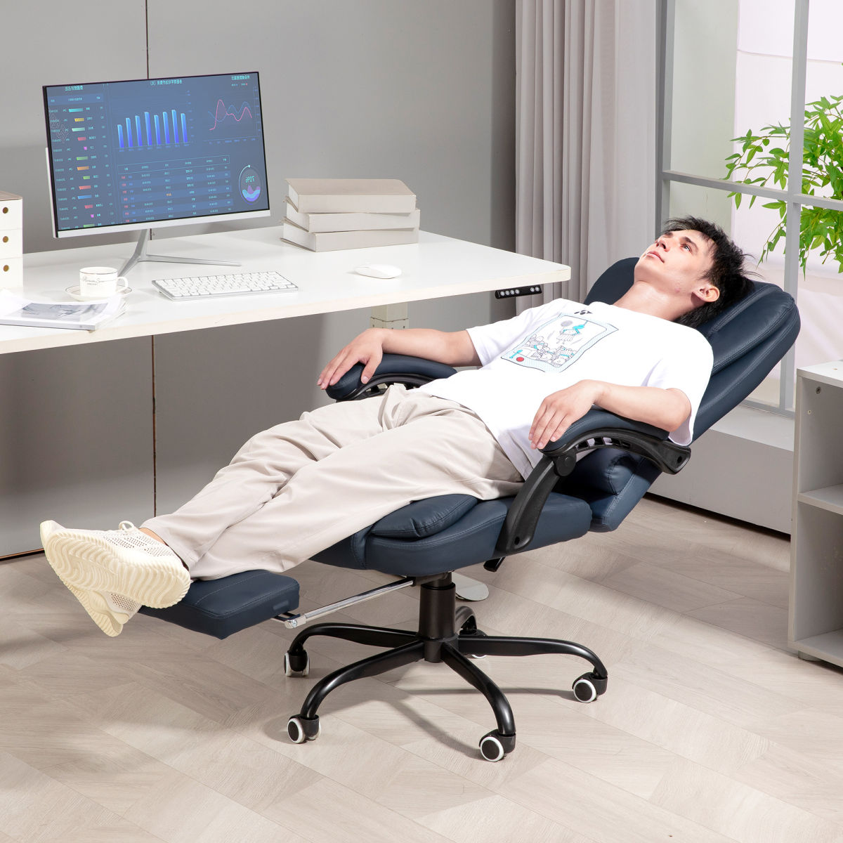 Massage-Bürostuhl, 7 Vibrationspunkte, Verstellbare Fußstütze & Lehne, Bis 120 Kg, Lederoptik, Blau
