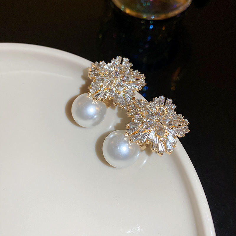 Antique Style Earrings For Women Retro Geometric Diamond Studs Premium Elegant Pendant Gift