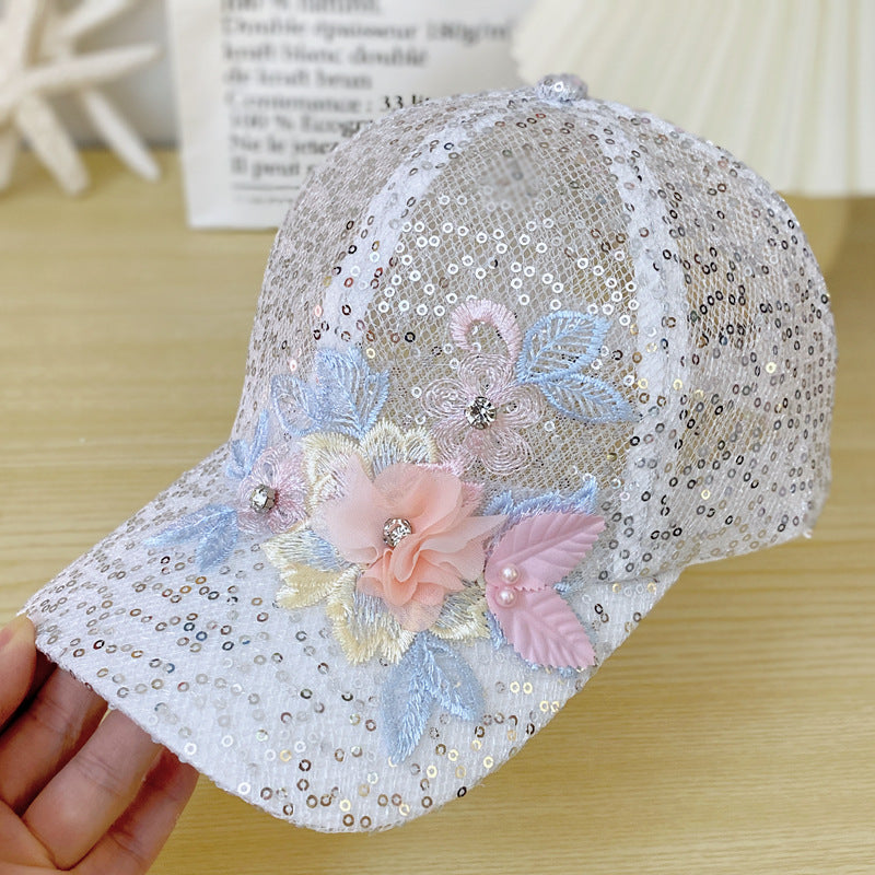 New Women's Mesh Sequin Flower Baseball Cap With Exquisite Three-dimensional Floral Decorations, Presenting A Fresh And Sweet Style, Suitable For Outings And Photography.