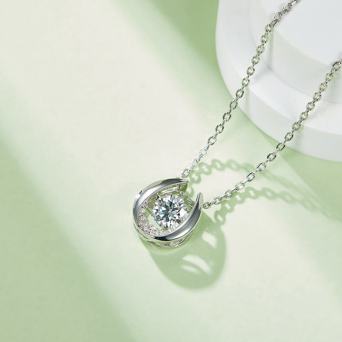 S925 Sterling Silver 0.5ct D Color VVS1 Moissanite Horseshoe Necklace 45cm Platinum Plated GRA Certified Gift Box