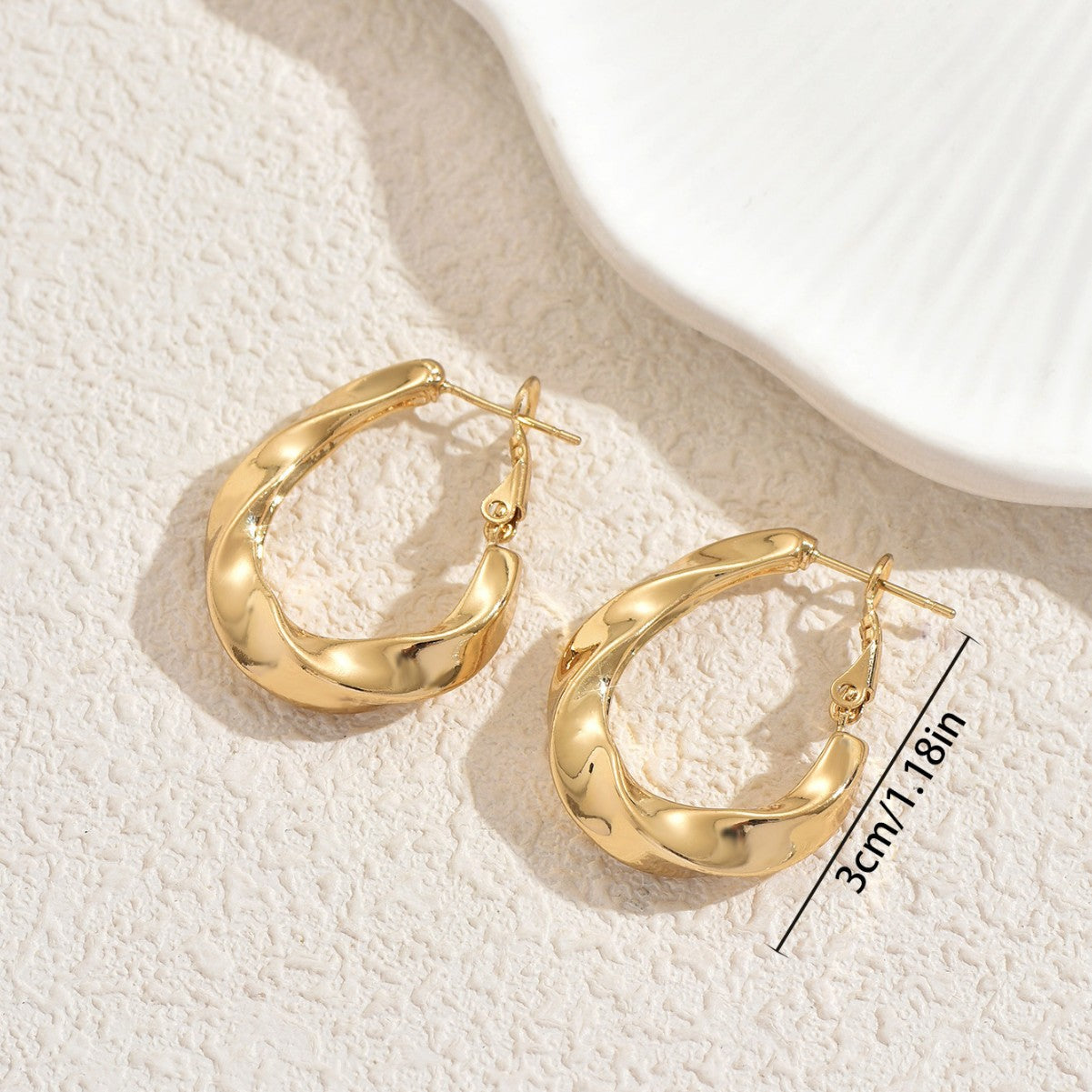 Best Selling Cross-border European American Women Stud Earrings, Geometric Twisted Smooth Electroplated Metal Design, Versatile Fashion Daily Ear Jewelry For Ladies