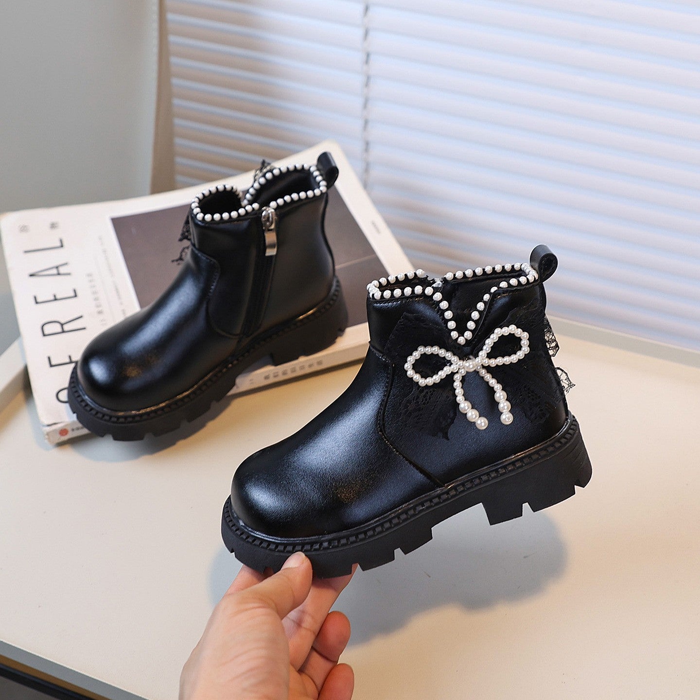 2026 Spring New Princess Boots For Girls, Kids Martin Boots, Bow & Pearl Decor Soft Sole Leather Boots For Big & Medium Kids