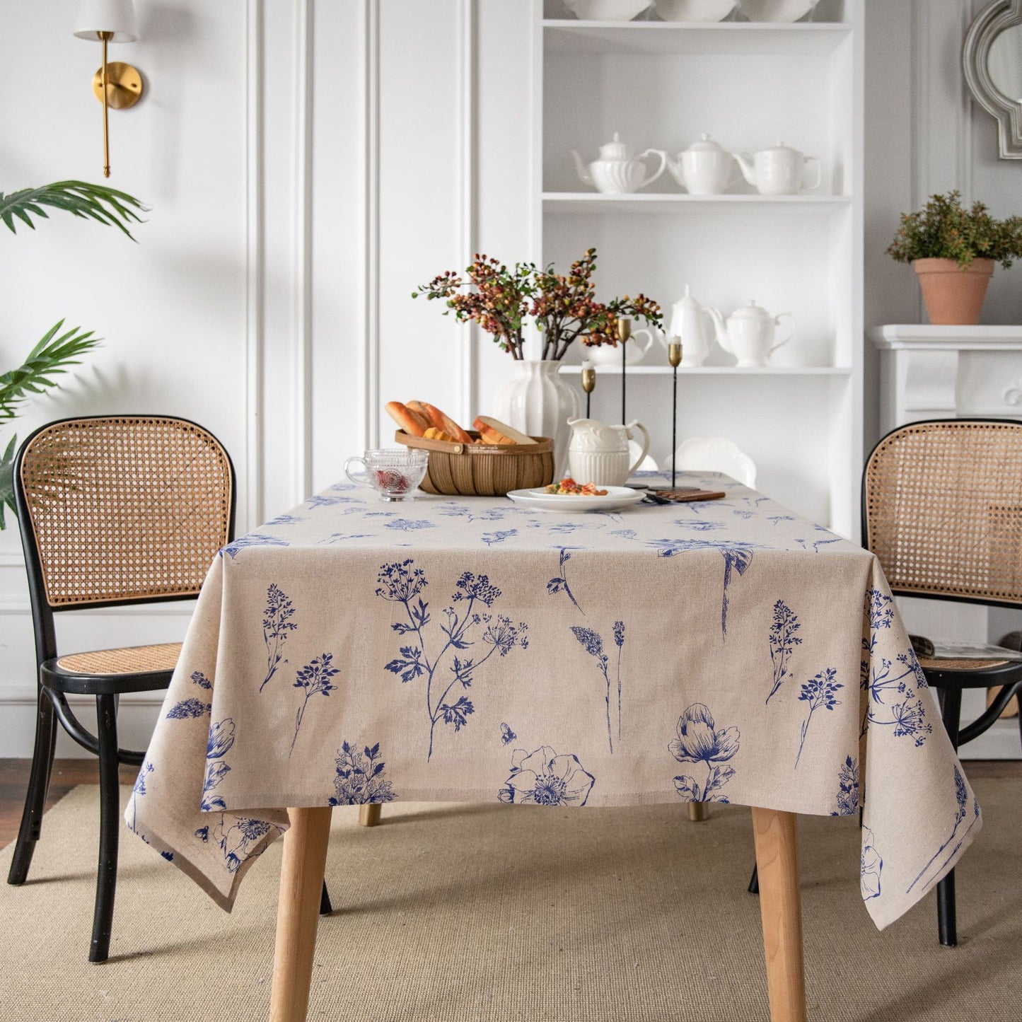 Kitchen Tablecloth With Little Bee And Blue Flower Print