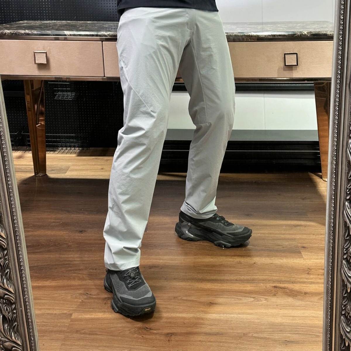 Men Straight Fit Tech Wear Pants Lightweight Quick Dry Water Repellent Stretch Nylon Trousers Wrinkle Free Business Office Casual City Walking Camping Travel Pants Multi Pockets