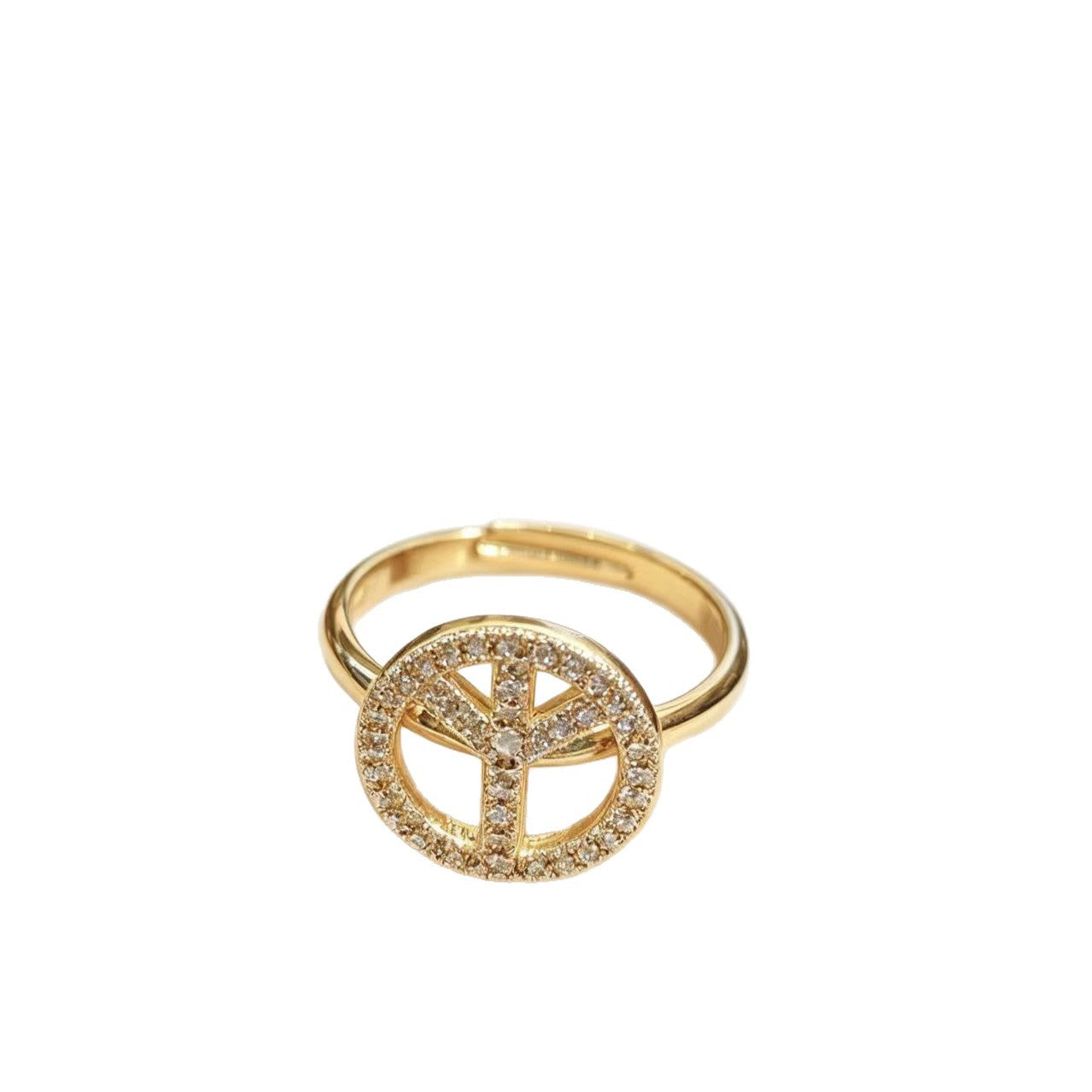 Sleek Minimalist Gold Ring With A Premium Feel