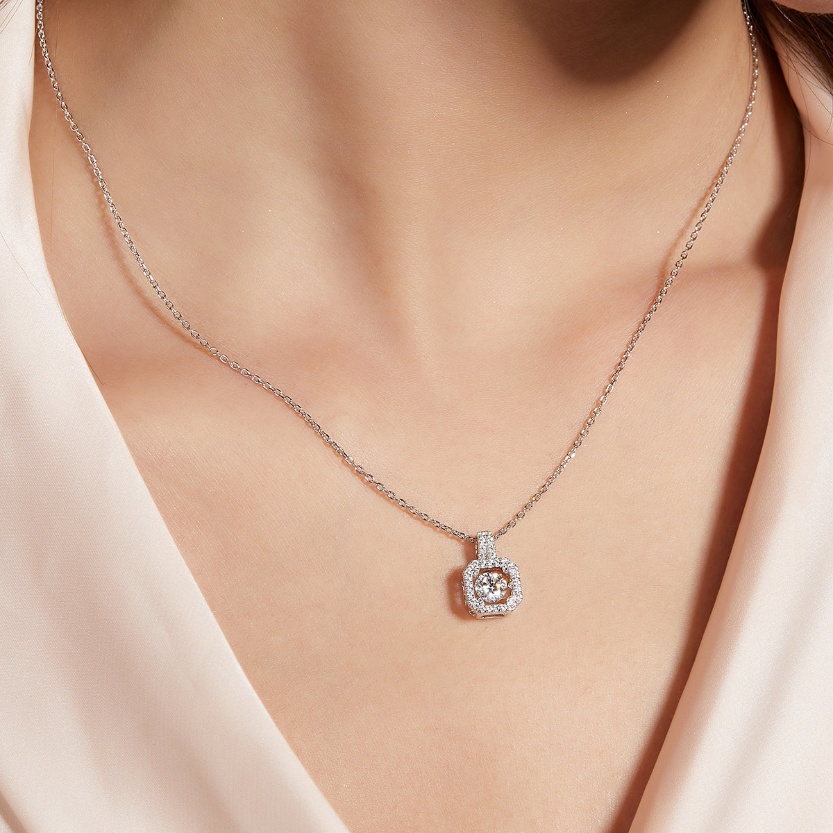 S925 Sterling Silver 0.5ct D Color VVS1 Moissanite Square Halo Necklace 45cm Platinum Plated GRA Certified Gift Box
