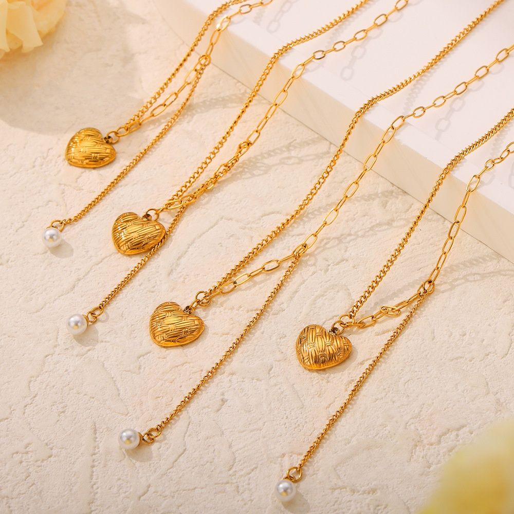 Personalized High-grade Ornament Carved Texture Design Love Pendant Tassel Shell Pearls Titanium Steel Necklace Accessories