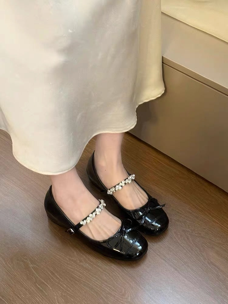 2026 New Autumn French Minimalist Shoes, Retro Luxury Rhinestone One-Strap Round Toe Platform Soft Sole Slip-On Flats