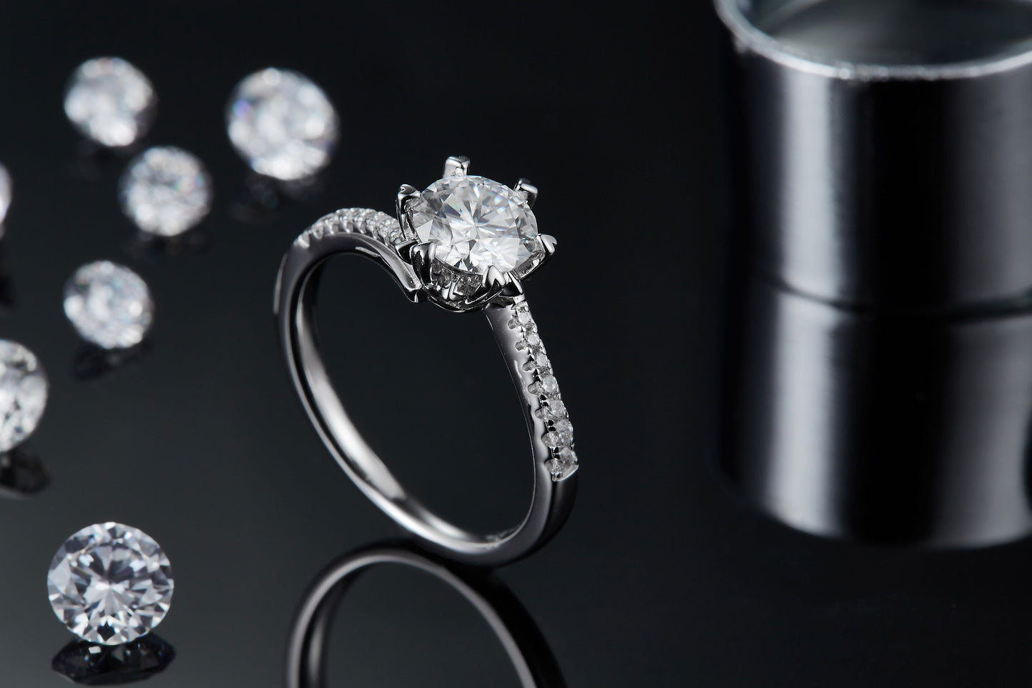 S925 Sterling Silver 1ct Moissanite Engagement Ring, D-VVS1 Round Cut, Platinum Plated, 6-Prong Heart Setting, US Sizes 5-9 With GRA Certificate Gift Box