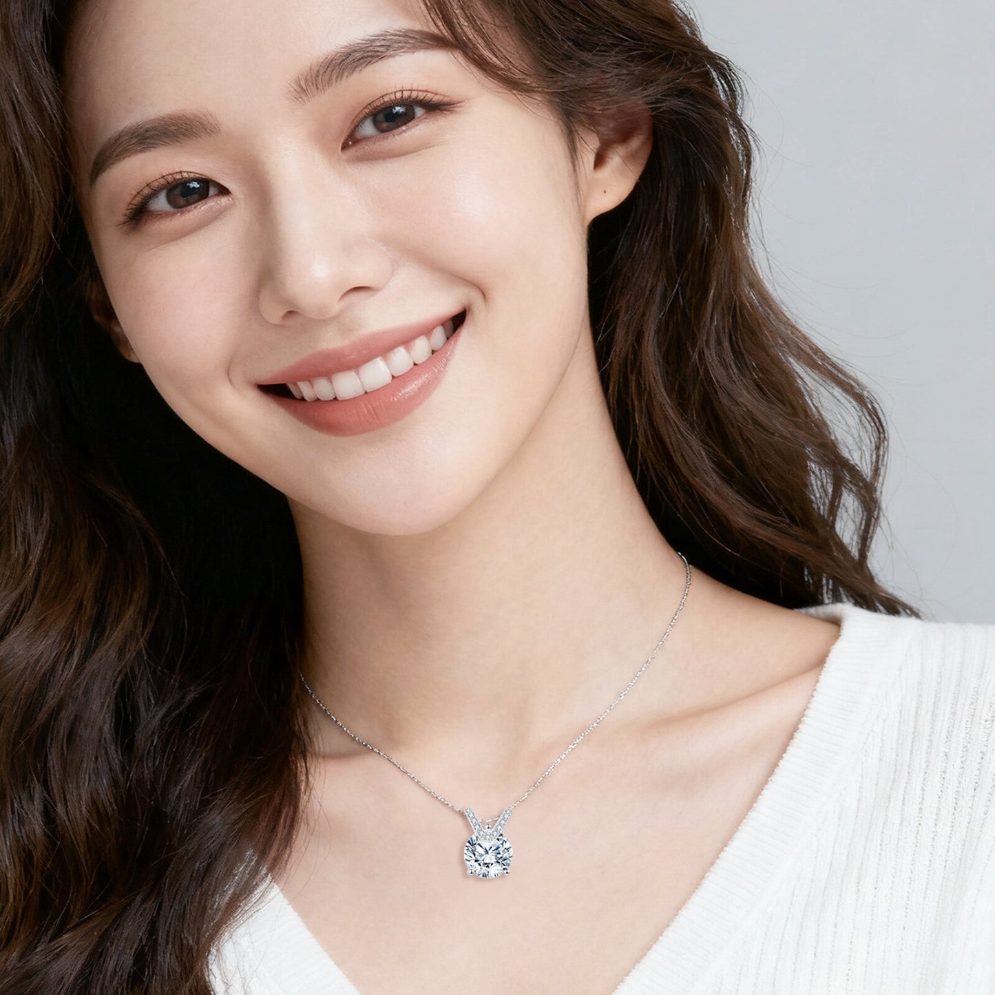 925 Sterling Silver Elegant Solitaire Moissanite Necklace With Silver Chain: Timeless Beauty Meets Modern Elegance