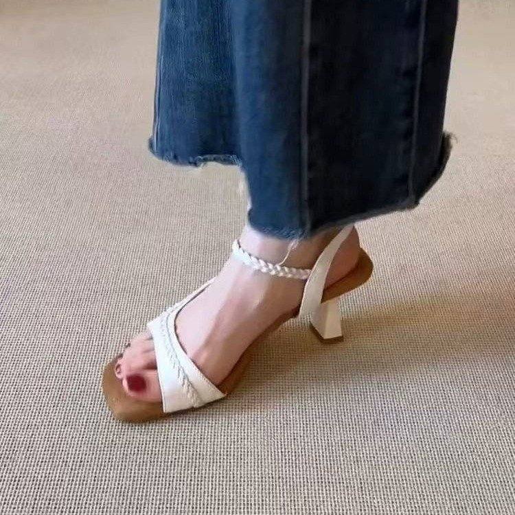 2026 Summer New Women Retro One Strap Buckle Woven Square Toe Open Toe Sandals, Fashion Comfortable Roman Sandals