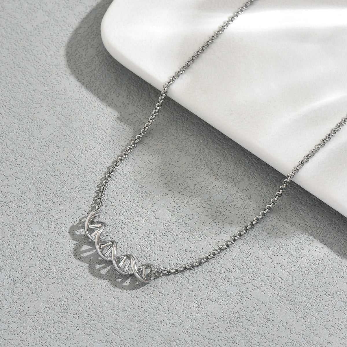 Cross-border European American Vintage Women Necklace, Unique Twisted Metal Design Long Pendant Chain, Versatile Fashion Neck Jewelry For Ladies