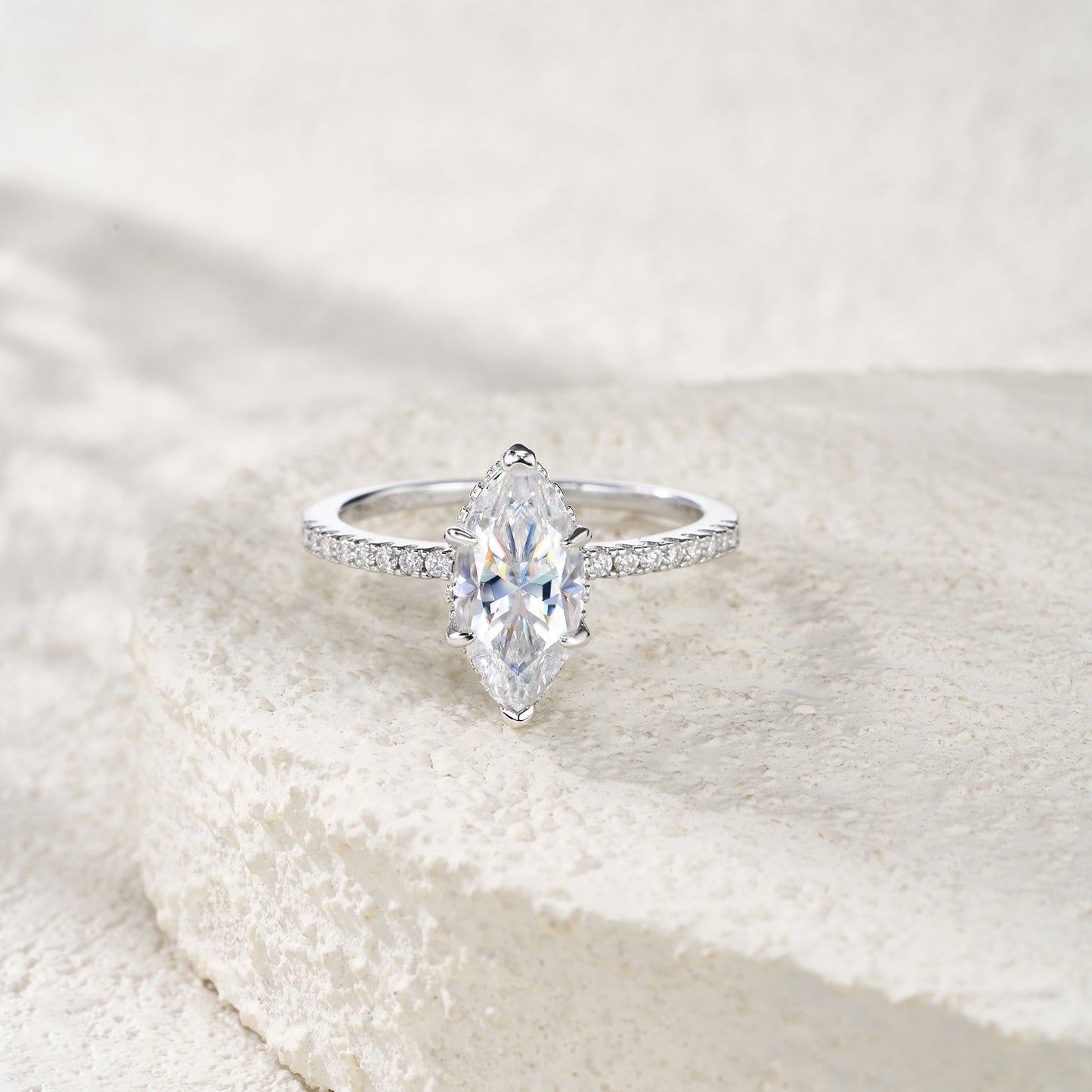Engraved With Top-quality Moissanite, This Luxurious And Fashionable Minimalist Jewelry Set Features Exquisite Silver Accessories For Ladies. Made Of S925 Silver With Electroplated Platinum.