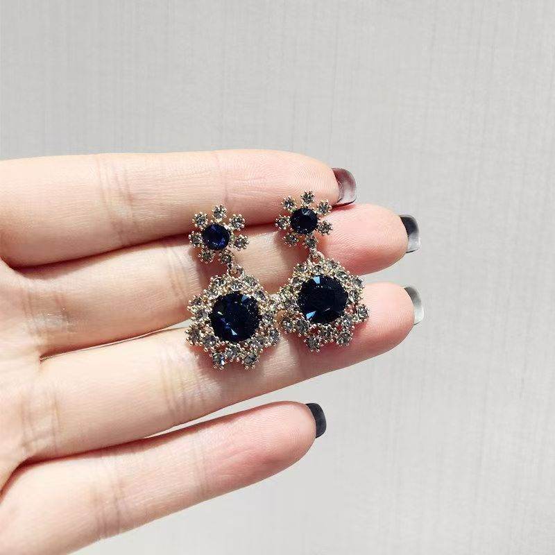 New Korean Style Vintage Antique Shiny Rhinestone Stud Earrings, Influencer Elegant Socialite Glitter Drop Trendy Jewelry For Women