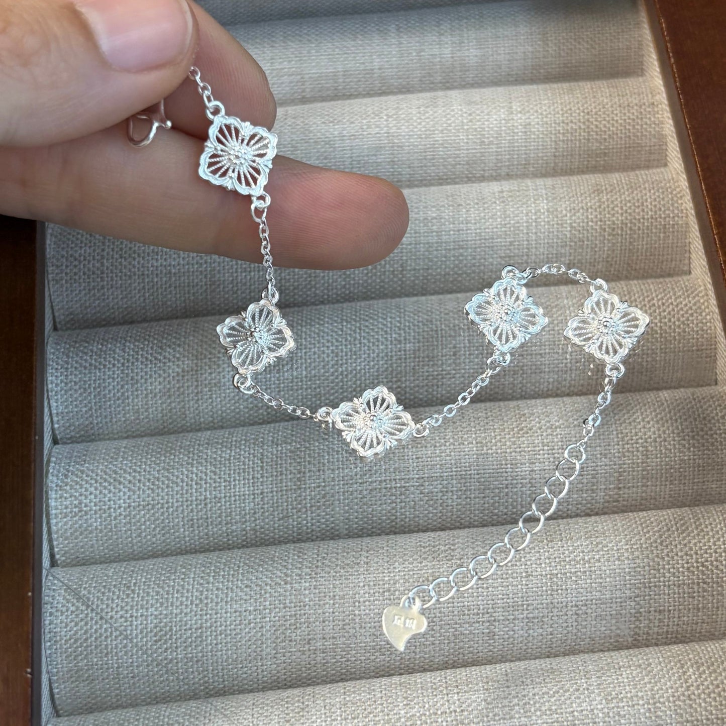 1pc 999 Sterling Silver Hollow Flower Charm Bracelet, Retro Minimalist Style, Perfect For Daily Wear And Valentine's Gift