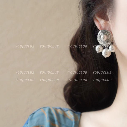 French Retro Light Luxury Silver Mountain Spring Earrings, Vintage Metal Round High-End Pearl Ethnic Style Fashion Dangle Jewelry For Women