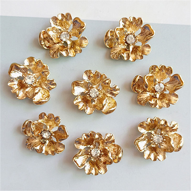 Flower Rhinestone-embedded Drill Buckle Alloy Accessories