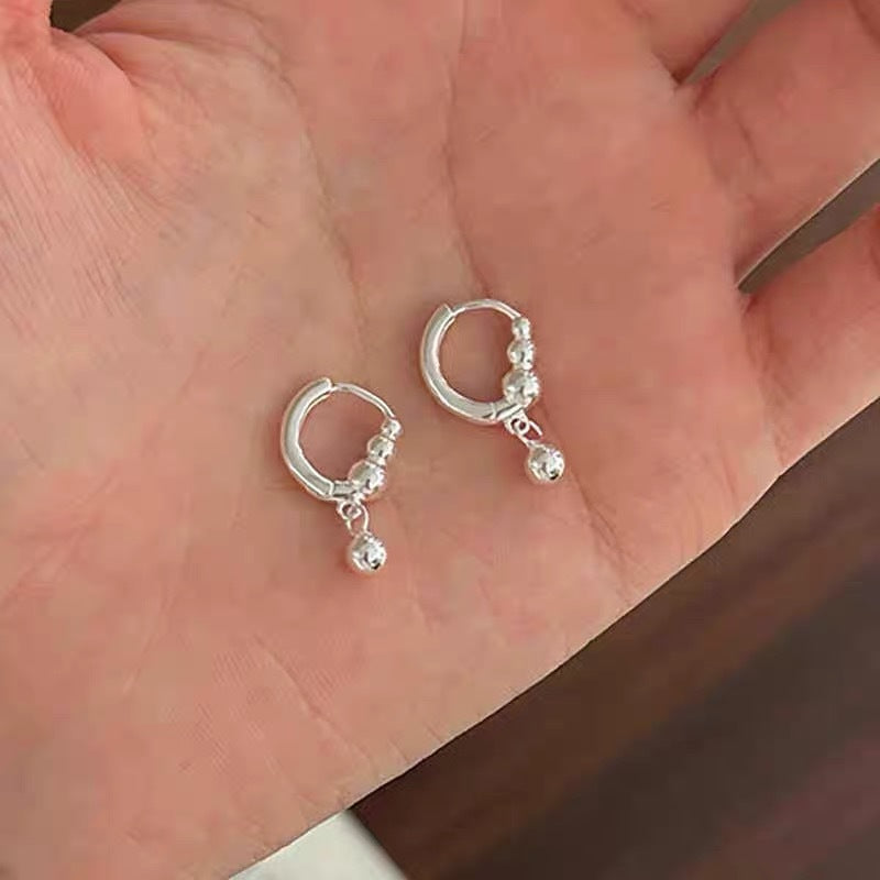 2026 Trendy Niche Silver Metal Ear Studs Fashion Accessories