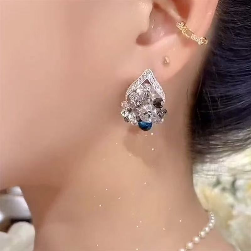 New Stylish Crystal Studs, Elegant Retro Women Ear Accessories
