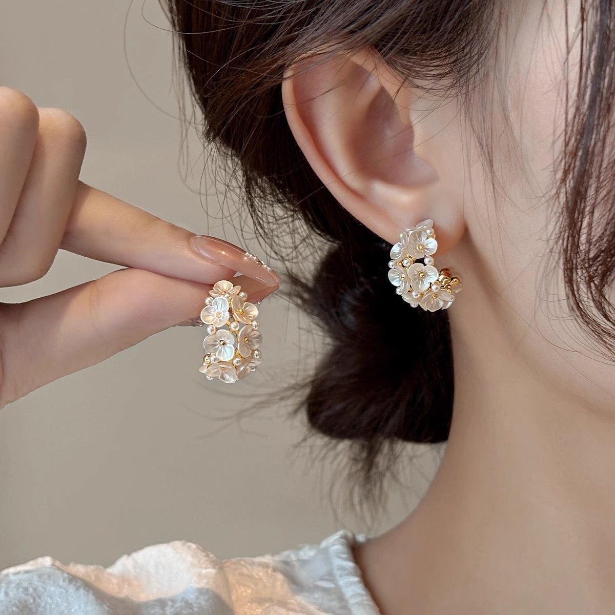 2026 New Bestseller Exquisite High-End Stud Earrings, French Retro Floral Pearl Earrings, Unique Designer Fashion Jewelry For Women