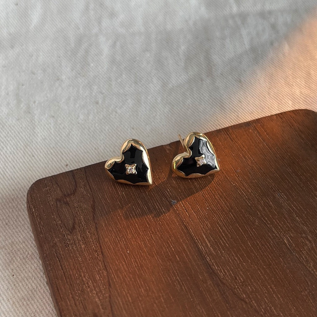 Retro Pearl Black Enamel Stud Earrings For Women Vintage Style Earrings Elegant Gift