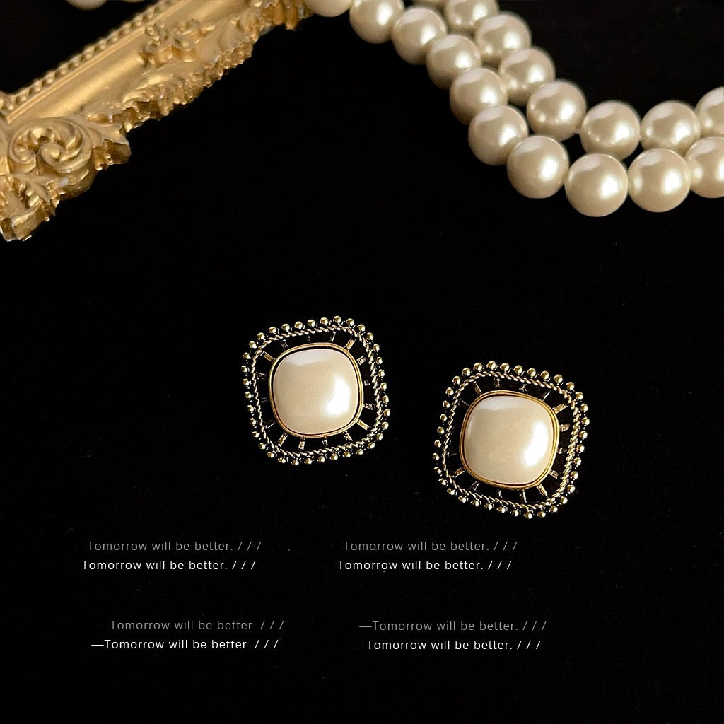 Retro Niche Earrings Women Vintage Style Elegant Stud Earrings Luxury Fashion Jewelry Gift