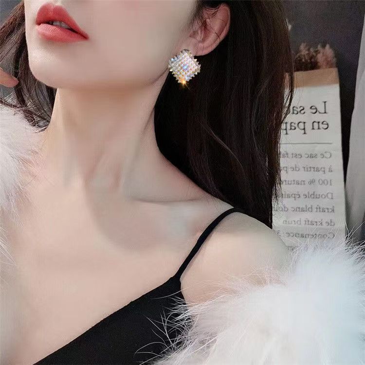 Black Rhombus Rhinestone Stud Earrings With Anti-Lost Buckle, Minimalist Fashion Elegant Geometric Earrings, Niche Designer High-End Ear Jewelry