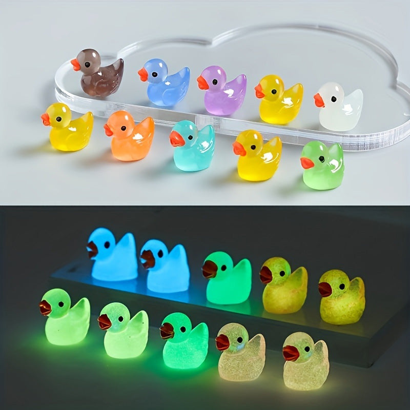 50 Pcs Mini Resin Ducks Luminous Tiny Ducks Miniature Duck Glow In The Dark For DIY Garden Dollhouse Duck Accessories Micro Landscape Aquarium Party Decor