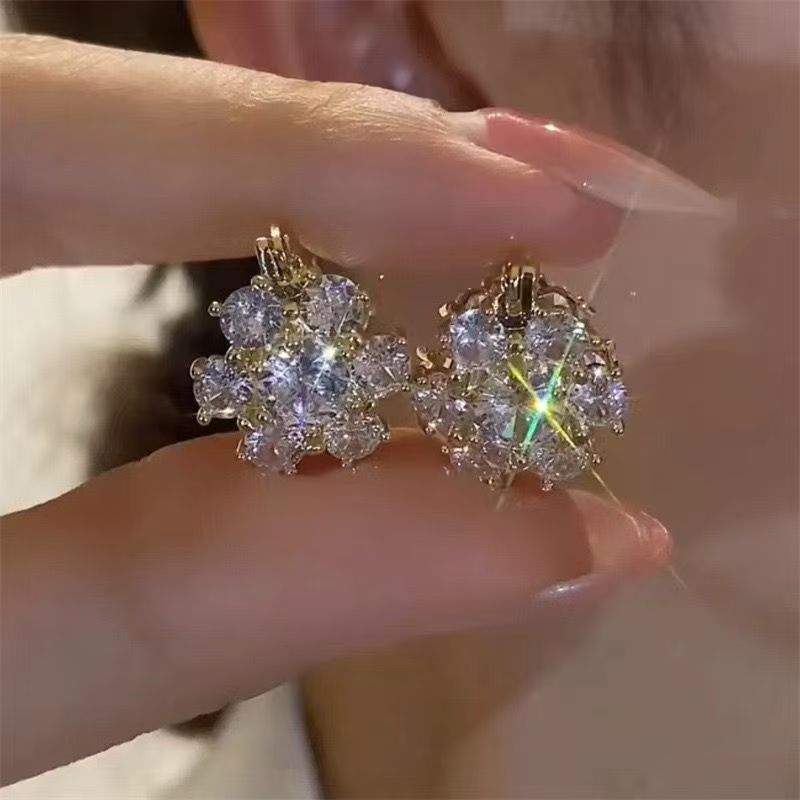 Super Shiny Double-sided Zircon Flower Huggie Hoop Earrings For Women, Internet Celebrity Hot Sale Elegant Niche Designer Fashion Ear Jewelry