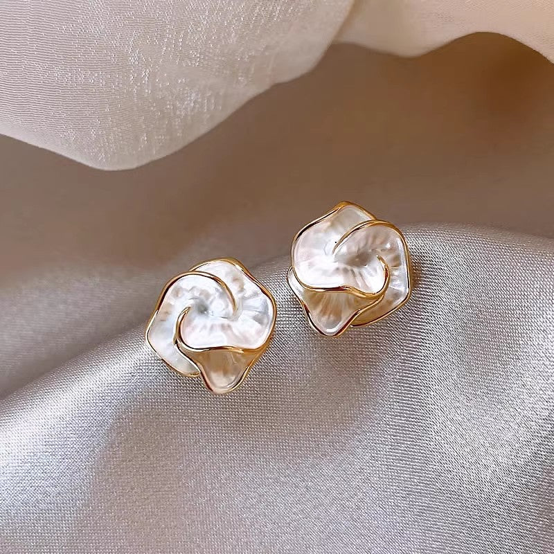 Niche Design S925 Silver Pearl Stud Earrings Women Minimalist Elegant Unique Fashion Jewelry
