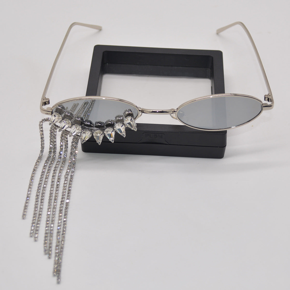 Korean-style Luxury Glamorous Rhinestone-tasseled Sunglasses With A Niche Designer-inspired Look