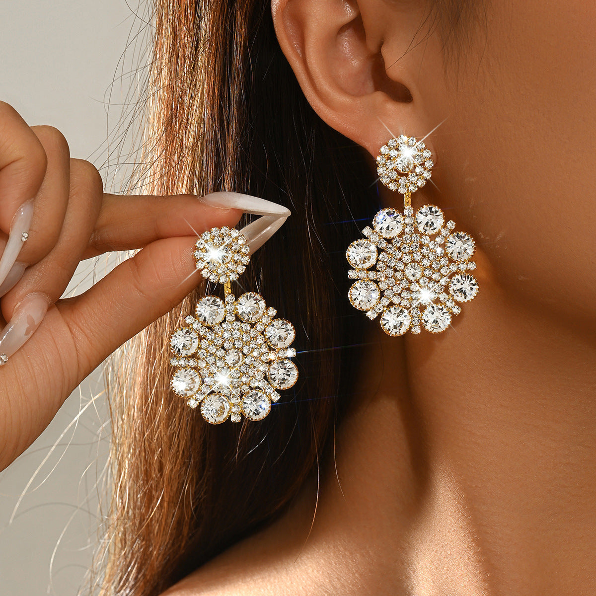 Korean New Eco-Friendly Rhinestone Flower Earrings For Women, Fashionable, Sweet, High-End Crystal Sunflower Earrings, Versatile And Stylish