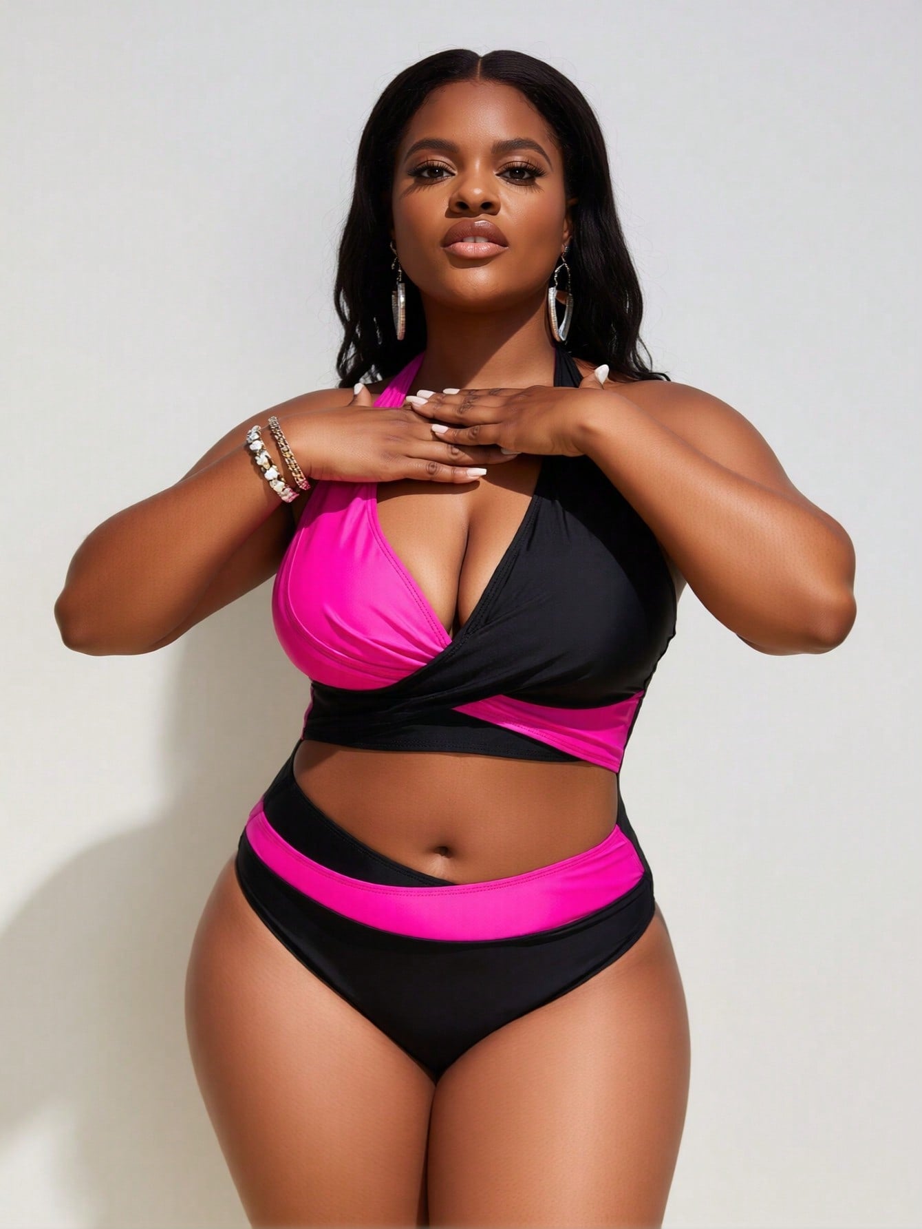 2026 New Plus Size Women's Sexy Fashion Pink & Black Color Block Halter Two-Piece Swimsuit For Vacation & Leisure