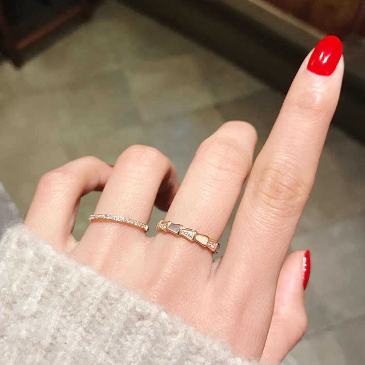 Diamond White Fritillaria Titanium Steel Plated 18K Rose Gold Snake Bone Snake Ring Women's Food Finger Ring Chic Cyber Celebrant
