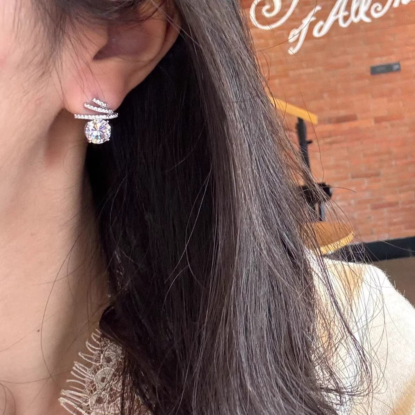 2026 New Light Luxury Sparkling Rhinestone Meteor Stud Earrings For Women, Niche Designer High-End Exquisite Elegant Unique Ear Jewelry