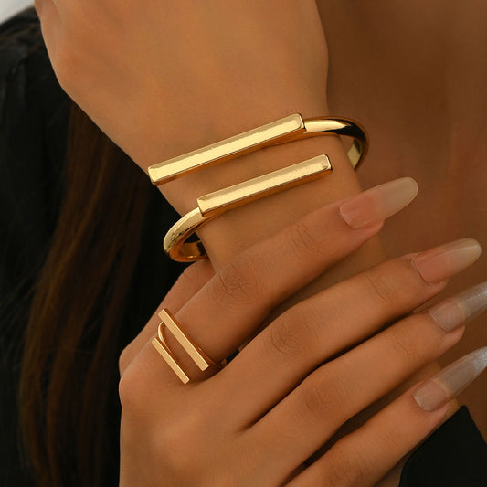 Cross-border European American Women Jewelry Set, Niche Smooth Surface Design Bangle & Light Luxury Ring, Premium Texture Versatile Wrist Finger Accessories