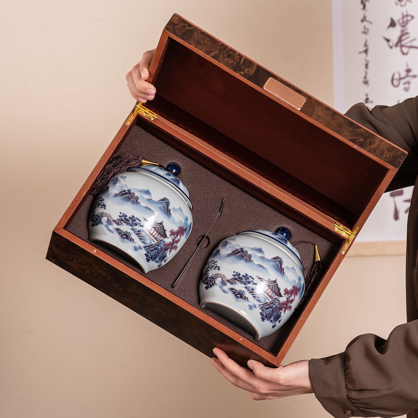 Chinese-style Ceramic Tea Caddy Gift Set