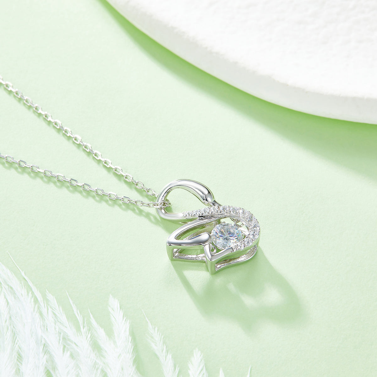 S925 Sterling Silver 0.5ct D Color VVS1 Moissanite Swan Pendant Necklace 45cm Platinum Plated Hypoallergenic GRA Certified Gift Box