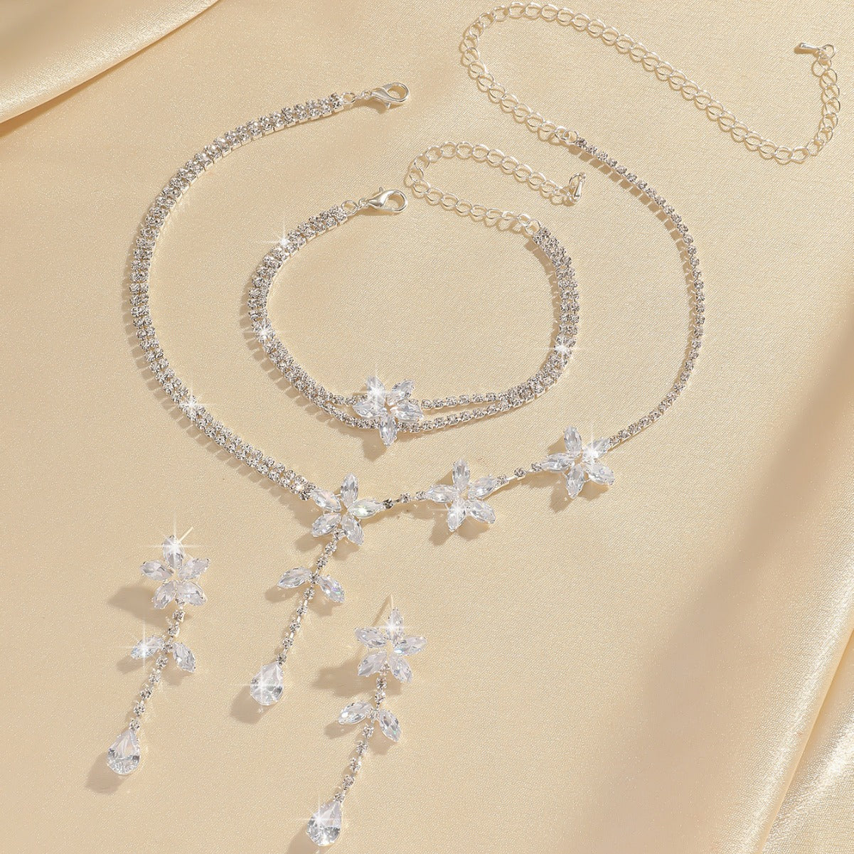 Silver Floral Leaf Cubic Zirconia 3Pcs Jewelry Set, Delicate V Necklace Long Drop Earrings Bracelet, Elegant Bridal Evening Party Accessories For European Spanish Women