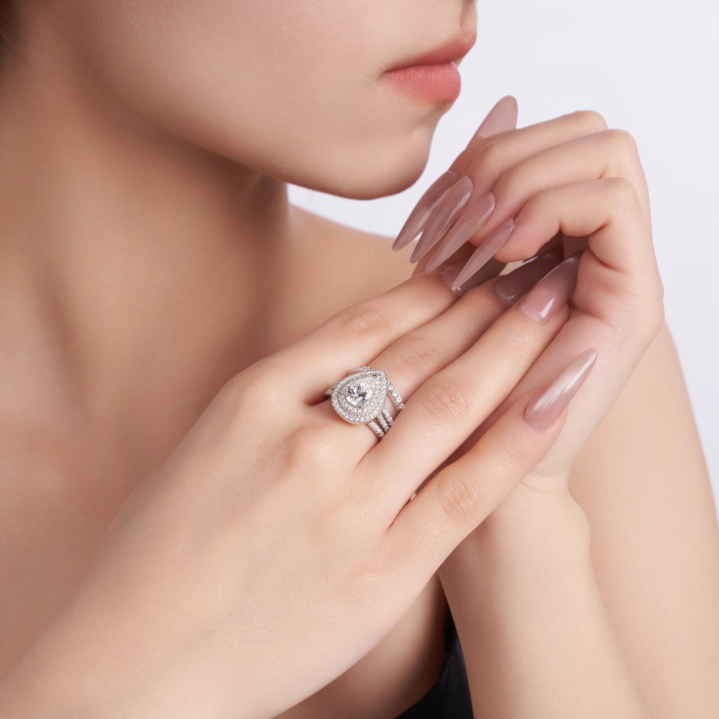 Engraved With Top-quality Moissanite, This Luxurious And Fashionable Minimalist Jewelry Set Features Exquisite Silver Accessories For Ladies. Made Of S925 Silver With Electroplated Platinum.