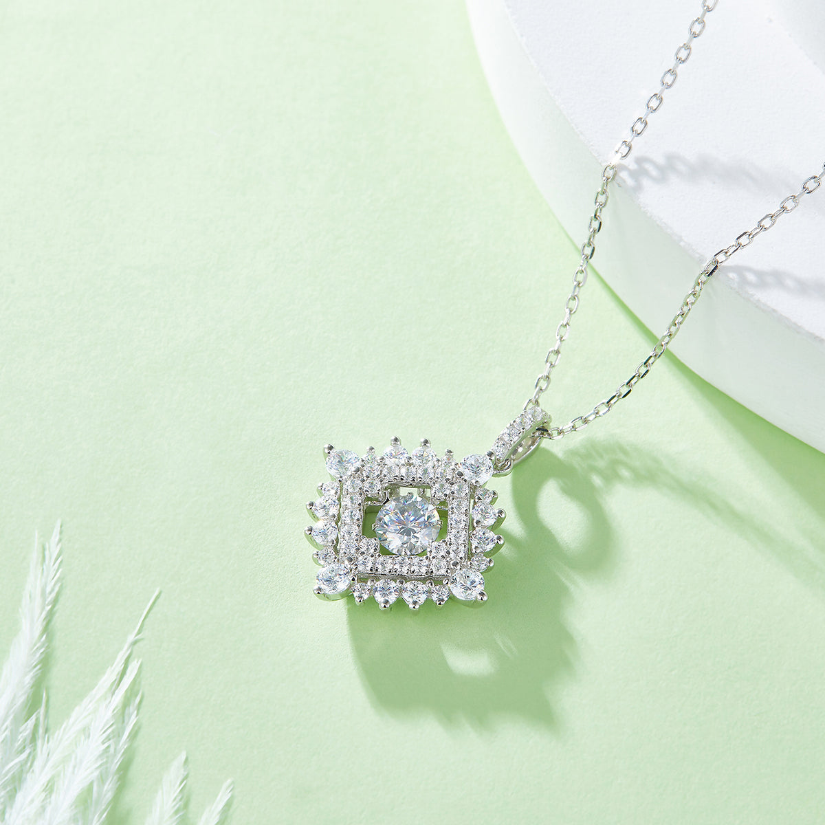 S925 Sterling Silver 0.5ct D Color VVS1 Moissanite Geometric Diamond Pendant Necklace 45cm Platinum Plated GRA Certified Gift Box